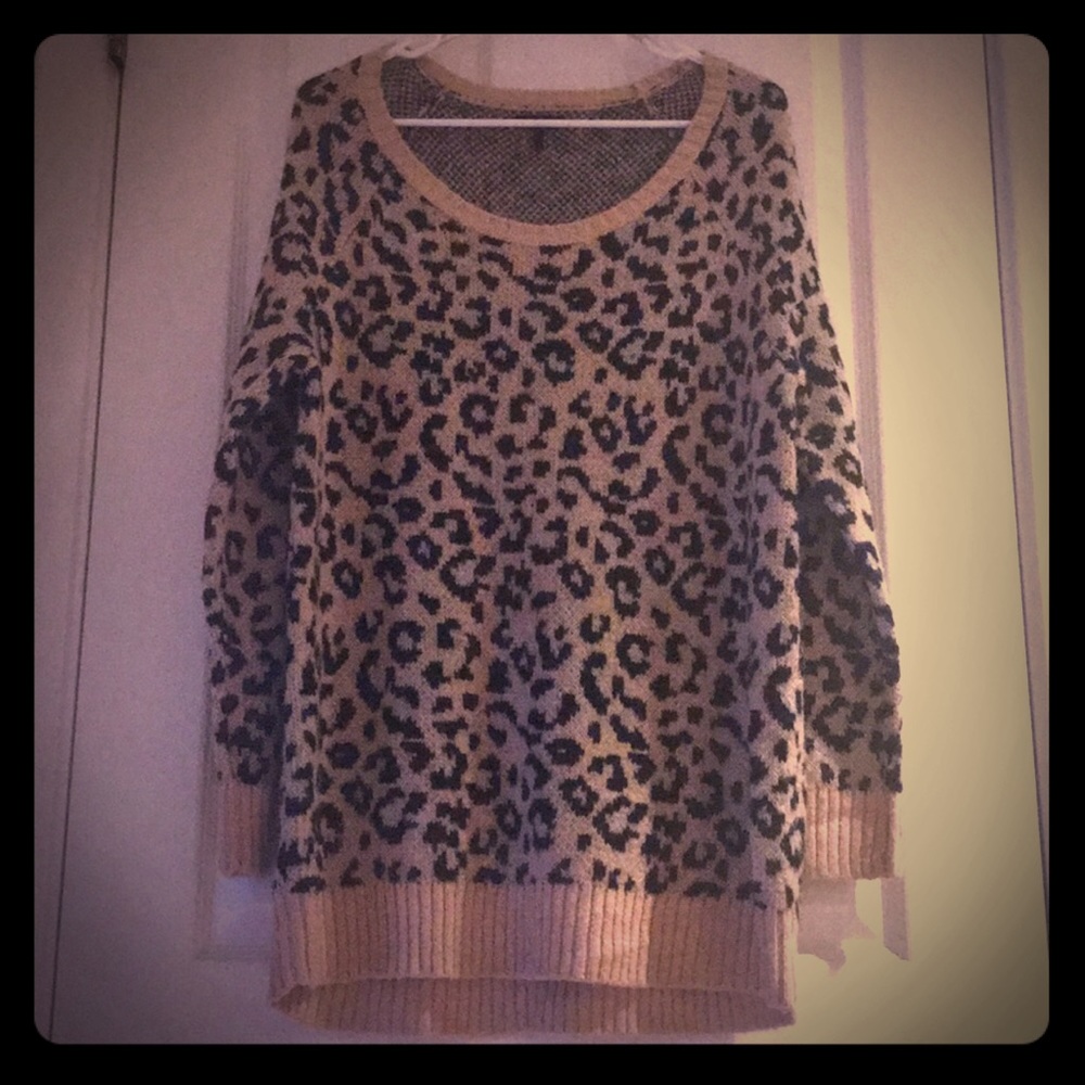 Leopard Print Chic Sweater 💫  by NOLLIE ✨🎁✨